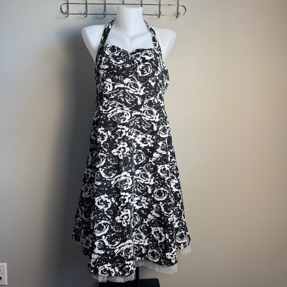 Majora XL Black & White‎ Floral Summer Midi Dress Sleeveless Neck Tie Whimsigoth - Picture 1 of 16